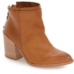 Baske California Lakota Leather Ankle Booties 6.5
